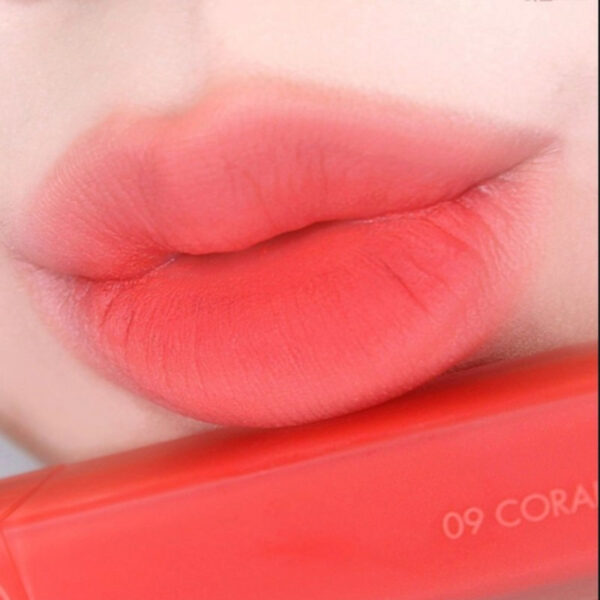 Màu son Romand Blur Fudge Tint 09 Coral Jubilee mang đến vẻ đẹp thu hút