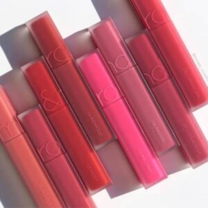 Son Romand 01 nằm trong BST Blur Fudge Tint 16 màu son